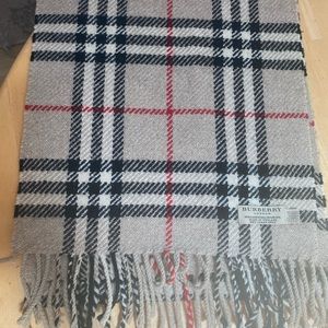 Burberry 50% cashmere 50% wool scarf gently used